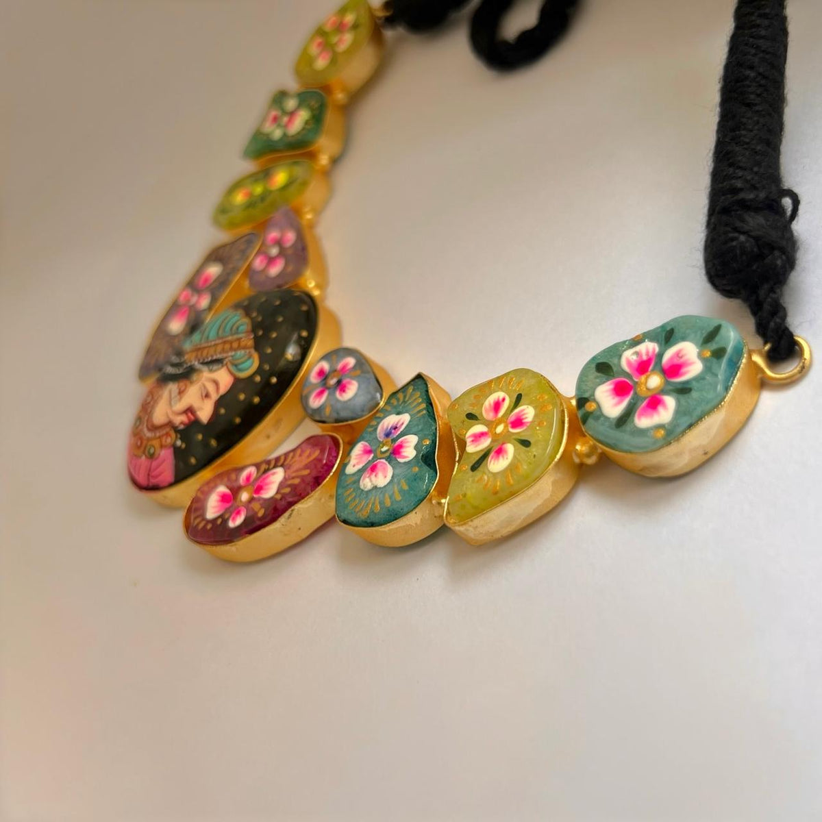 LOVEL AND RAW STONE HANDMADE AND HAND PAINTED GOLD TONED RUSTIC FINISH NECKLACE NL87