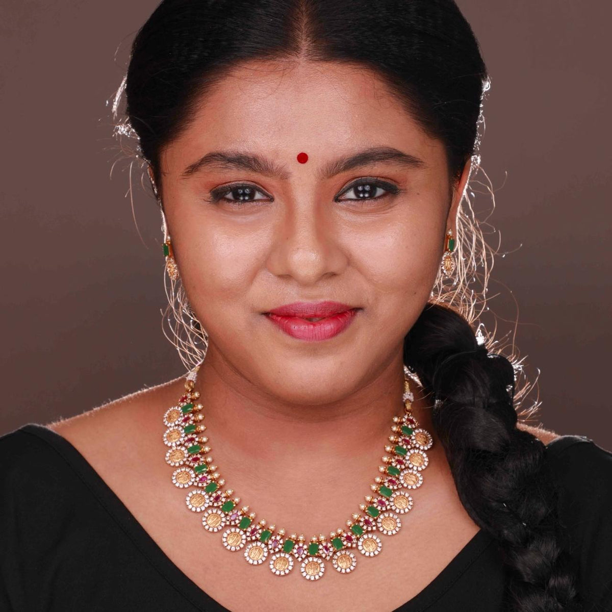 NITHYA GOLD TONED ANTIQUE FINISH NECKLACE WITH EARRINGS NL168