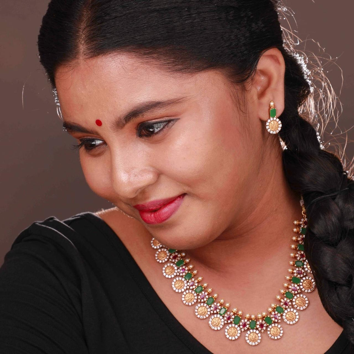 NITHYA GOLD TONED ANTIQUE FINISH NECKLACE WITH EARRINGS NL168