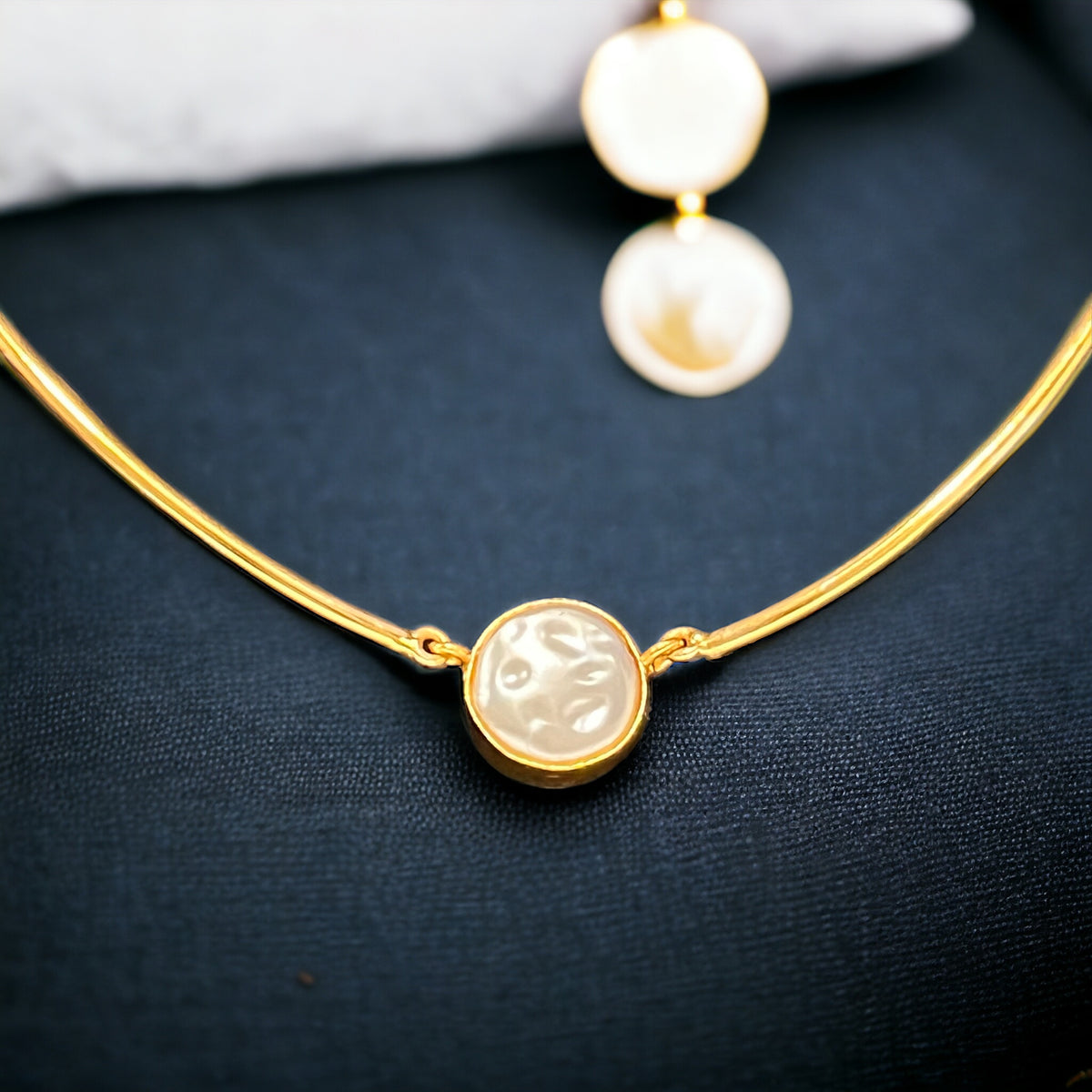 GARGI HANDMADE GOLD TONED HASLI/NECKPIECE WITH EARRINGS WITH EARRINGS CH424