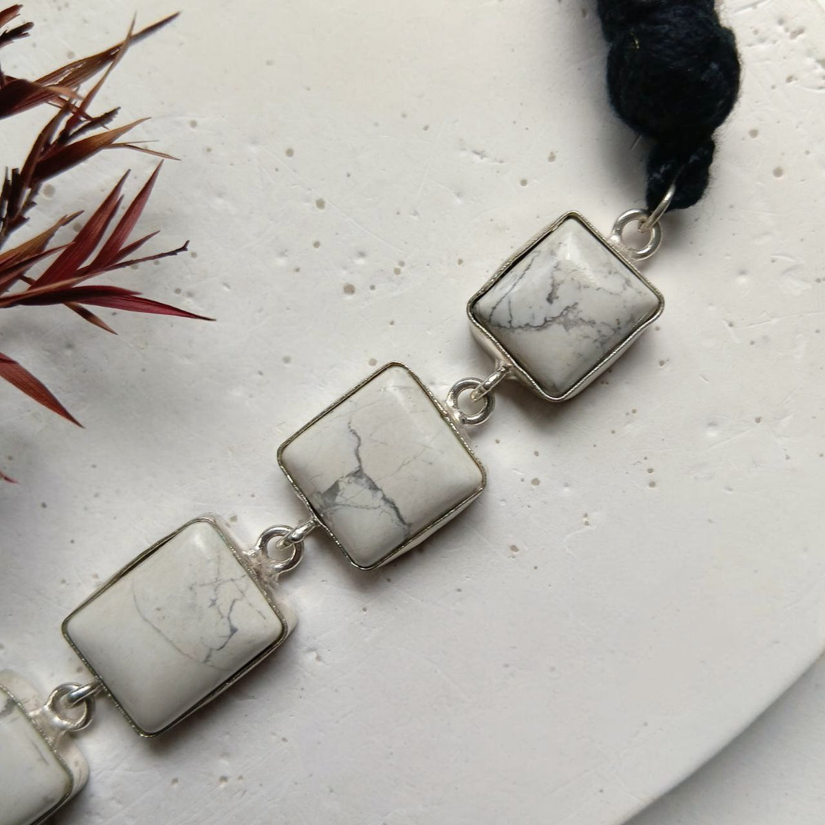 VIYANA BIJOUX PREMIUM AND EXCLUSIVE NATURAL STONE HANDMADE CHOKER CH371