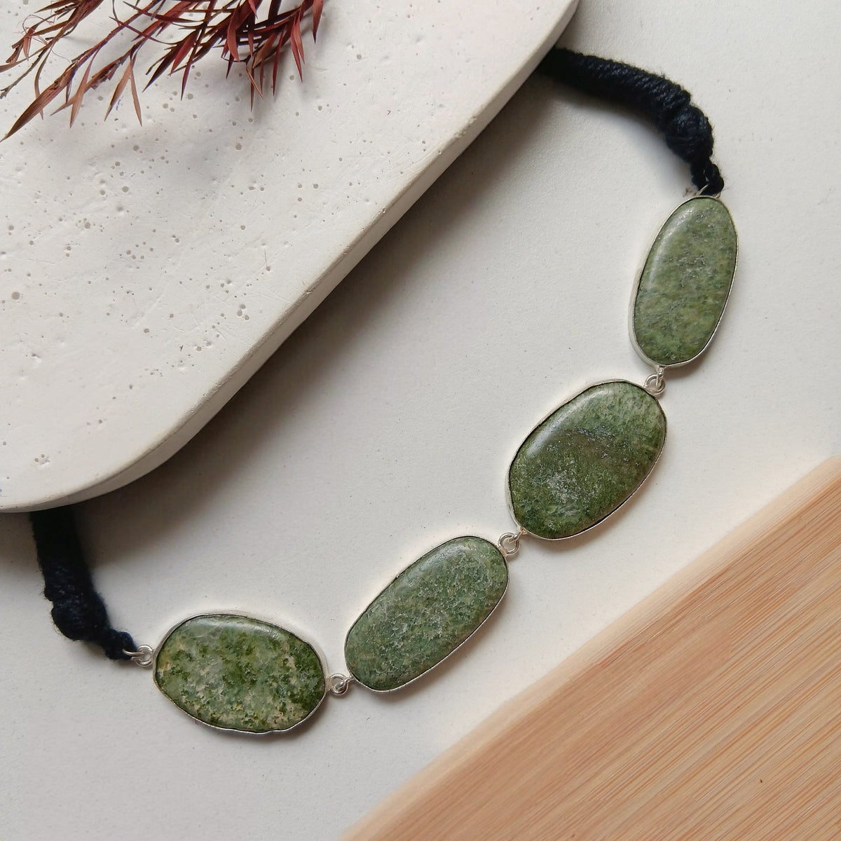 THUSHARA RAW AND RAW RUSTIC FINISH NATURAL STONE NECKPIECE CHOKER/NECKPIECE CH378