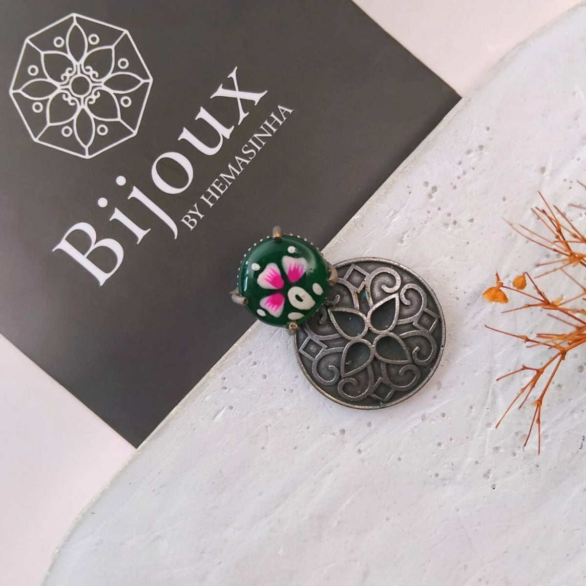 NAVYA SILVER LOOK ALIKE HAND PAINTED STUD /EARRING ER944