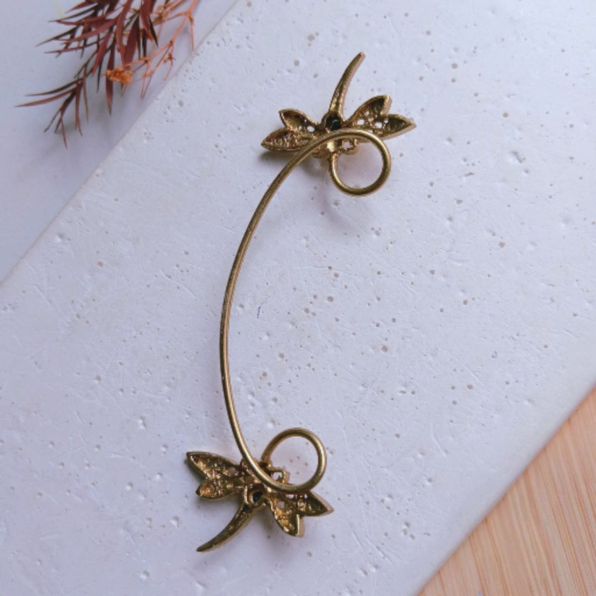 SHIVANI GOLD-TONED SEMI-HANDMADE EAR CUFF (SUITABLE FOR NON-PIERCED EARS) EA17