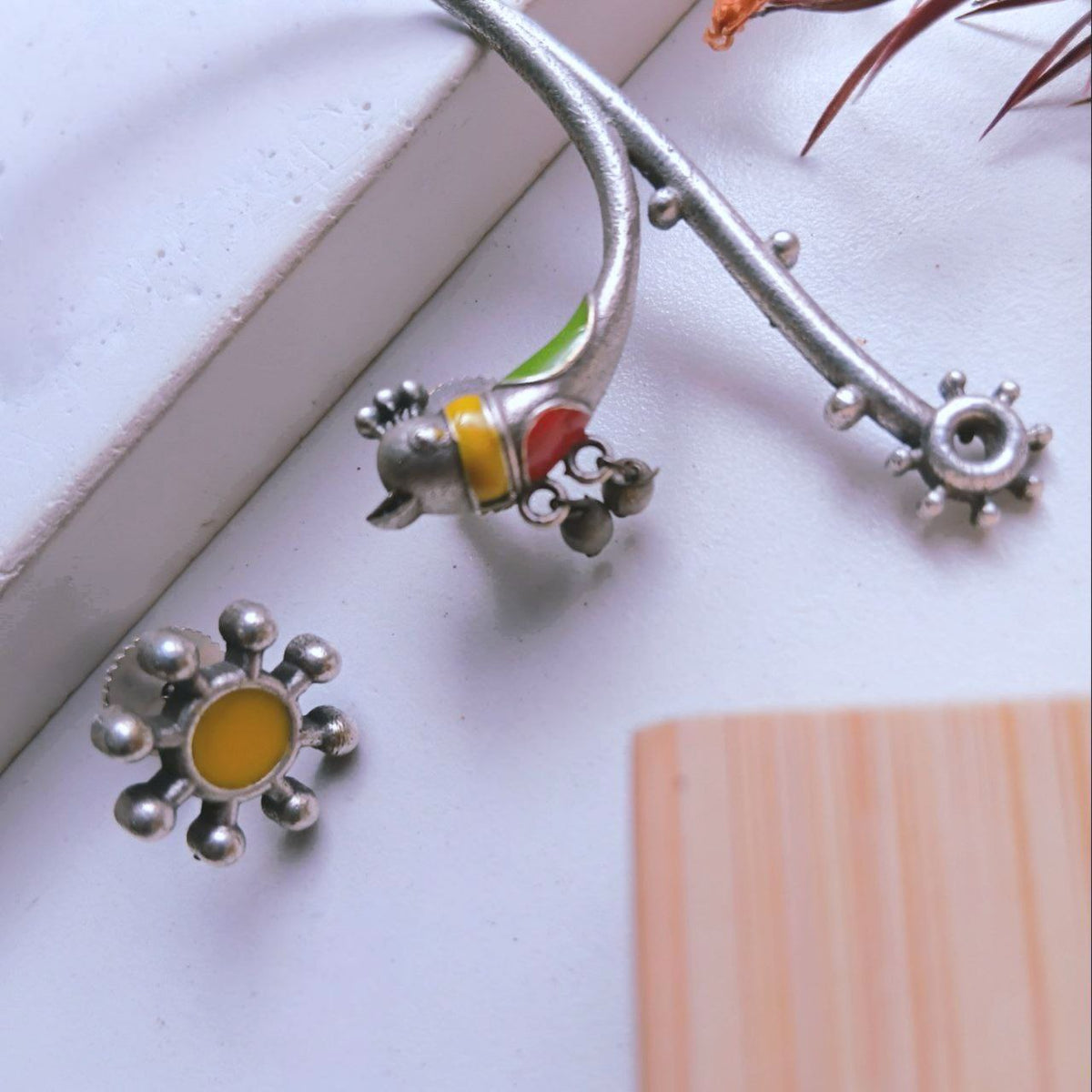 AARADHYA ENAMEL SEMI HANDMADE EAR CUFF/EARRINGS EA19