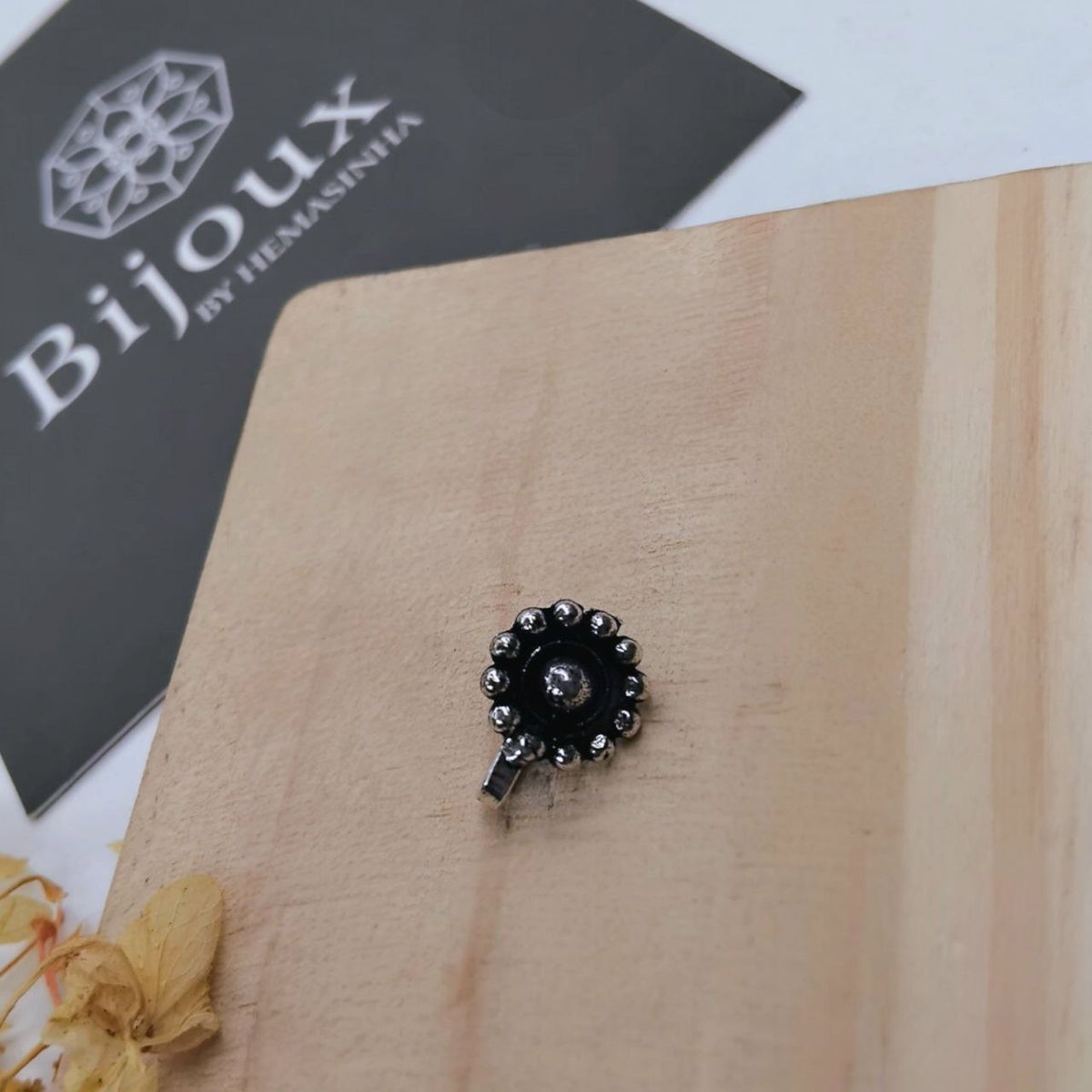NAVYA CLIP ON NOSE STUDS NS100