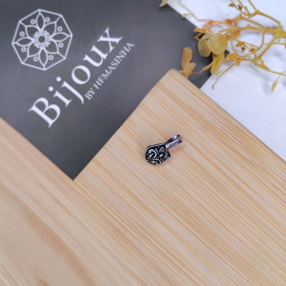 TARA CLIP ON NOSE STUDS NS103