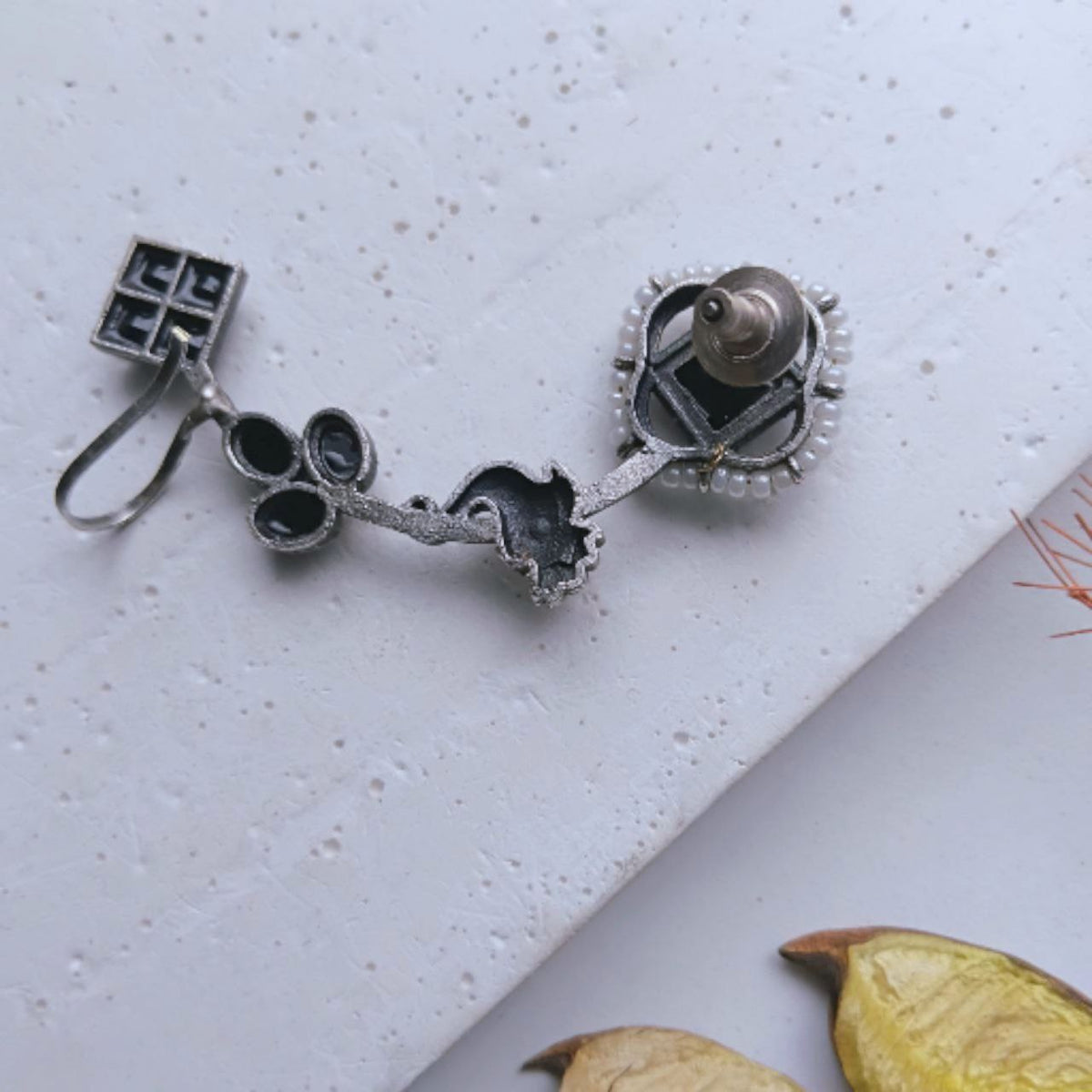 SHANAYA ANTIQUE EAR CUFF/EARRINGS EA26