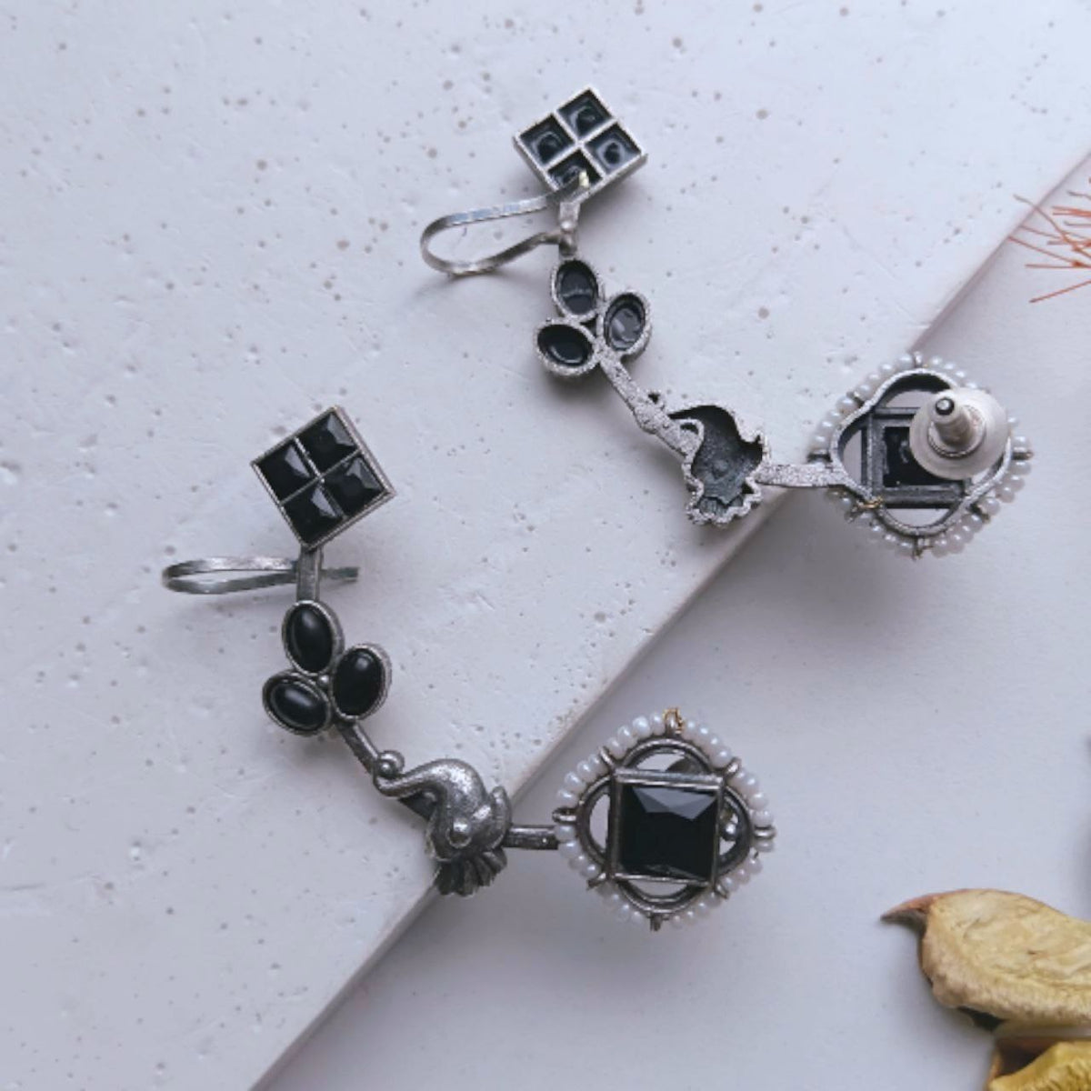 SHANAYA ANTIQUE EAR CUFF/EARRINGS EA26