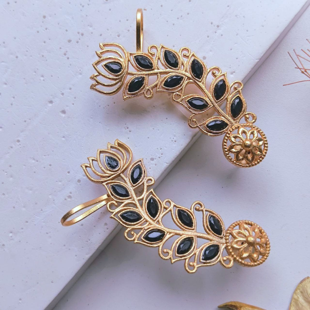 VIYANA GOLD TONED SEMI HANDMADE EAR CUFF/EARRINGS EA28