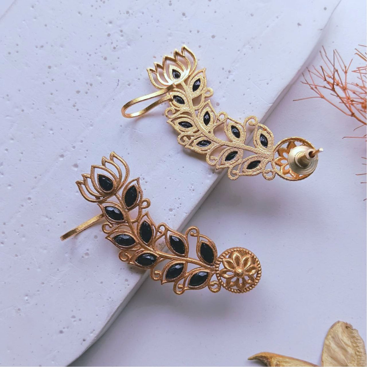 VIYANA GOLD TONED SEMI HANDMADE EAR CUFF/EARRINGS EA28