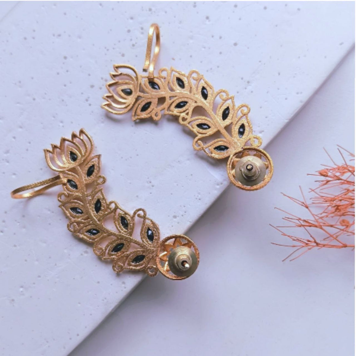 VIYANA GOLD TONED SEMI HANDMADE EAR CUFF/EARRINGS EA28