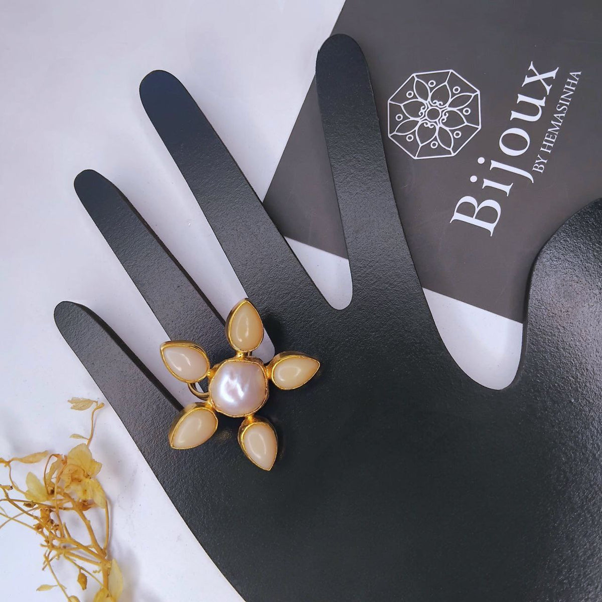 HARSHA PREMIUM HANDMADE NATURAL STONE GOLD TONED RING R110