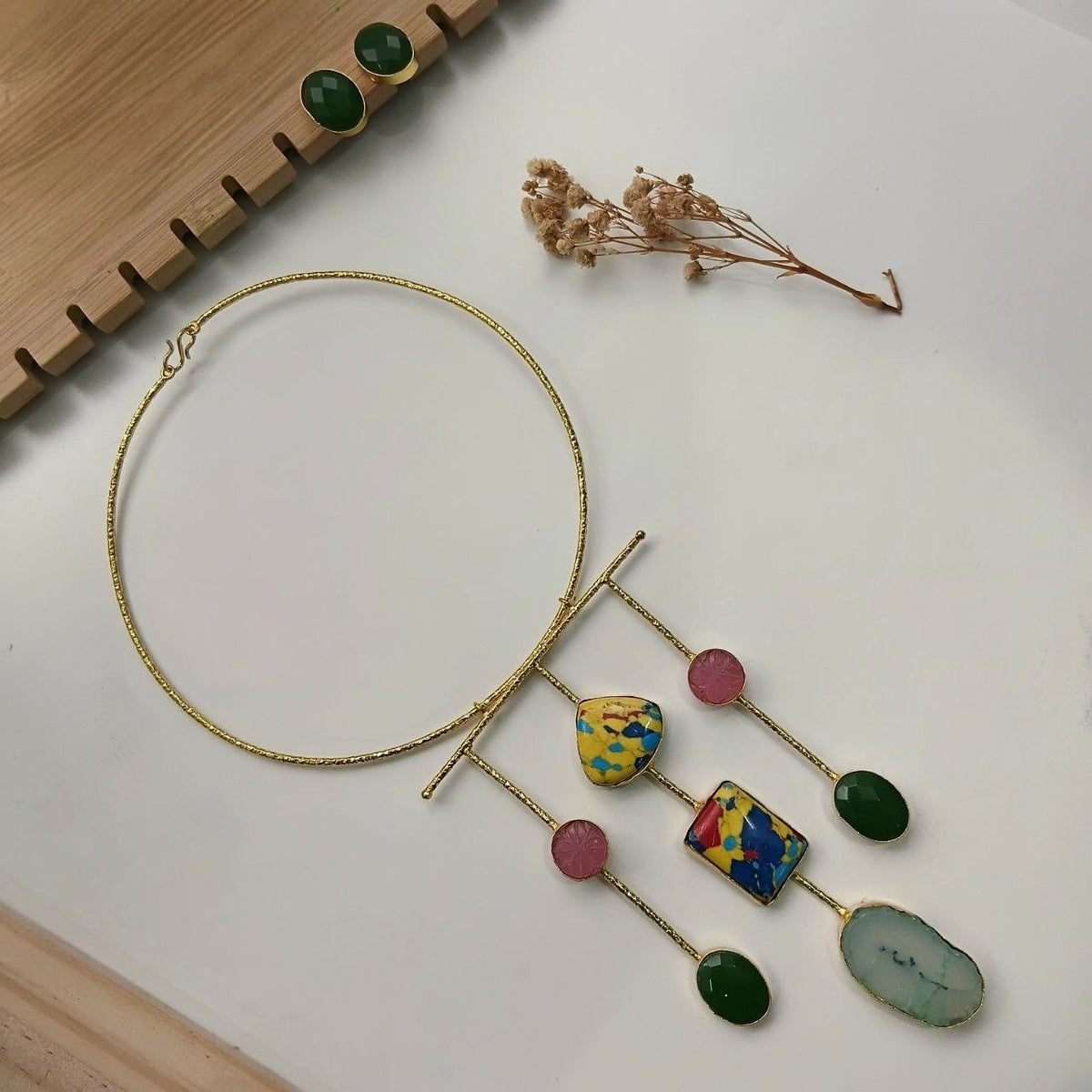 ANISHA NATURAL AGATE STONE GOLD TONED HANDMADE CHOKER/HASLI CH510