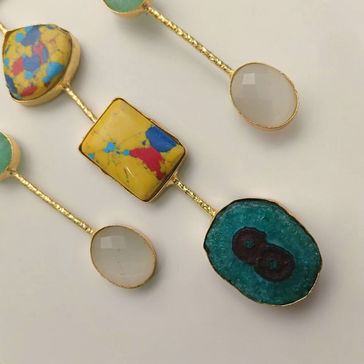 ANISHA NATURAL AGATE STONE GOLD TONED HANDMADE CHOKER/HASLI CH510