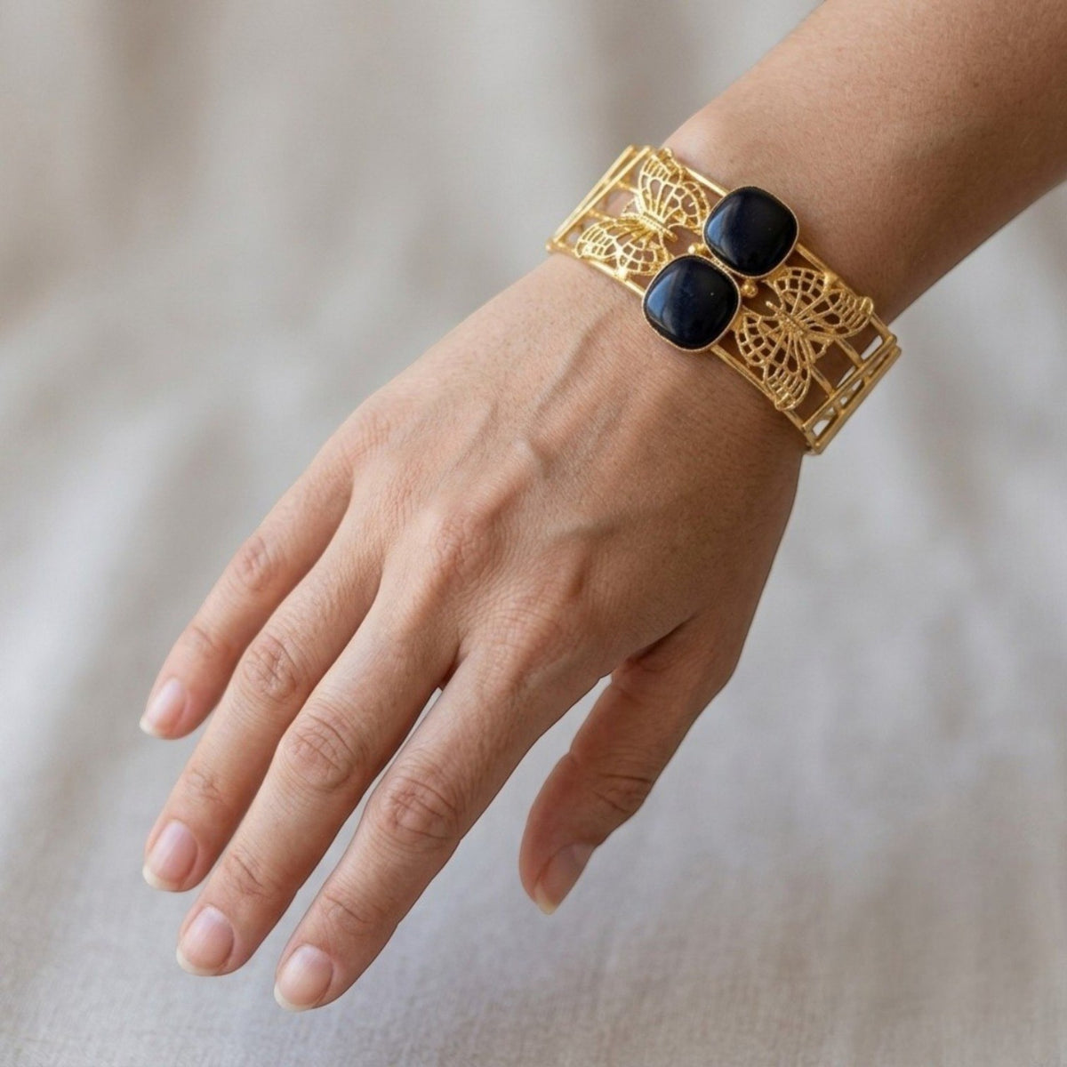 JULINA HANDMADE AND HAND HAMMERED AND CLASSIC STONE BRACELET BR211