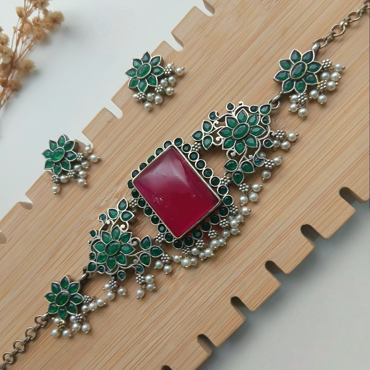 ANSHITHA SILVER LOOK ALIKE HANDMADE CHOKER WITH EARRINGS CH126
