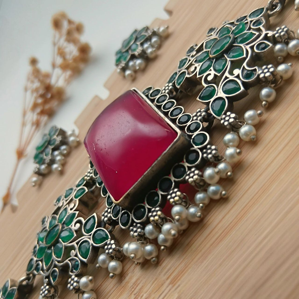 ANSHITHA SILVER LOOK ALIKE HANDMADE CHOKER WITH EARRINGS CH126