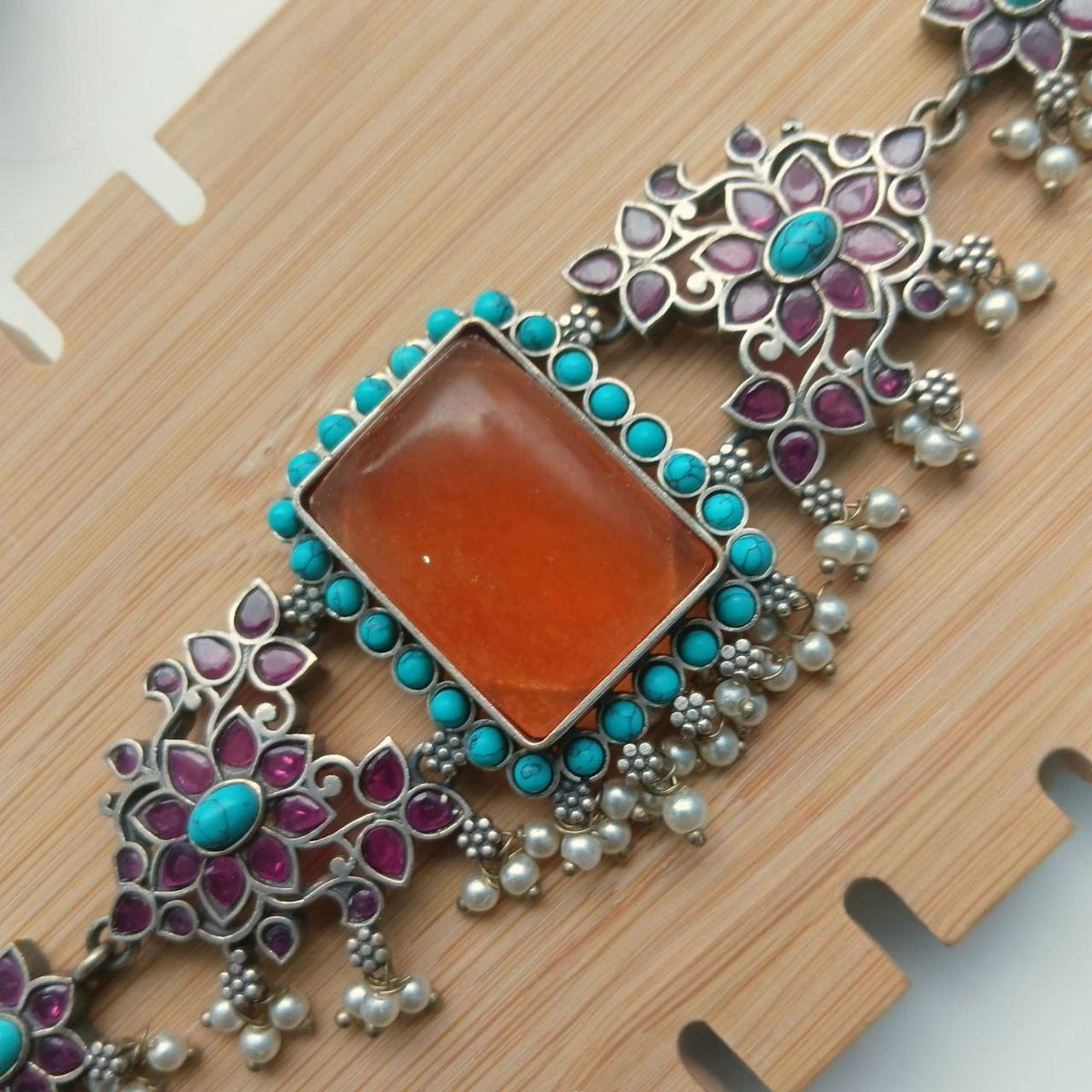 ANSHITHA SILVER LOOK ALIKE HANDMADE CHOKER WITH EARRINGS CH126