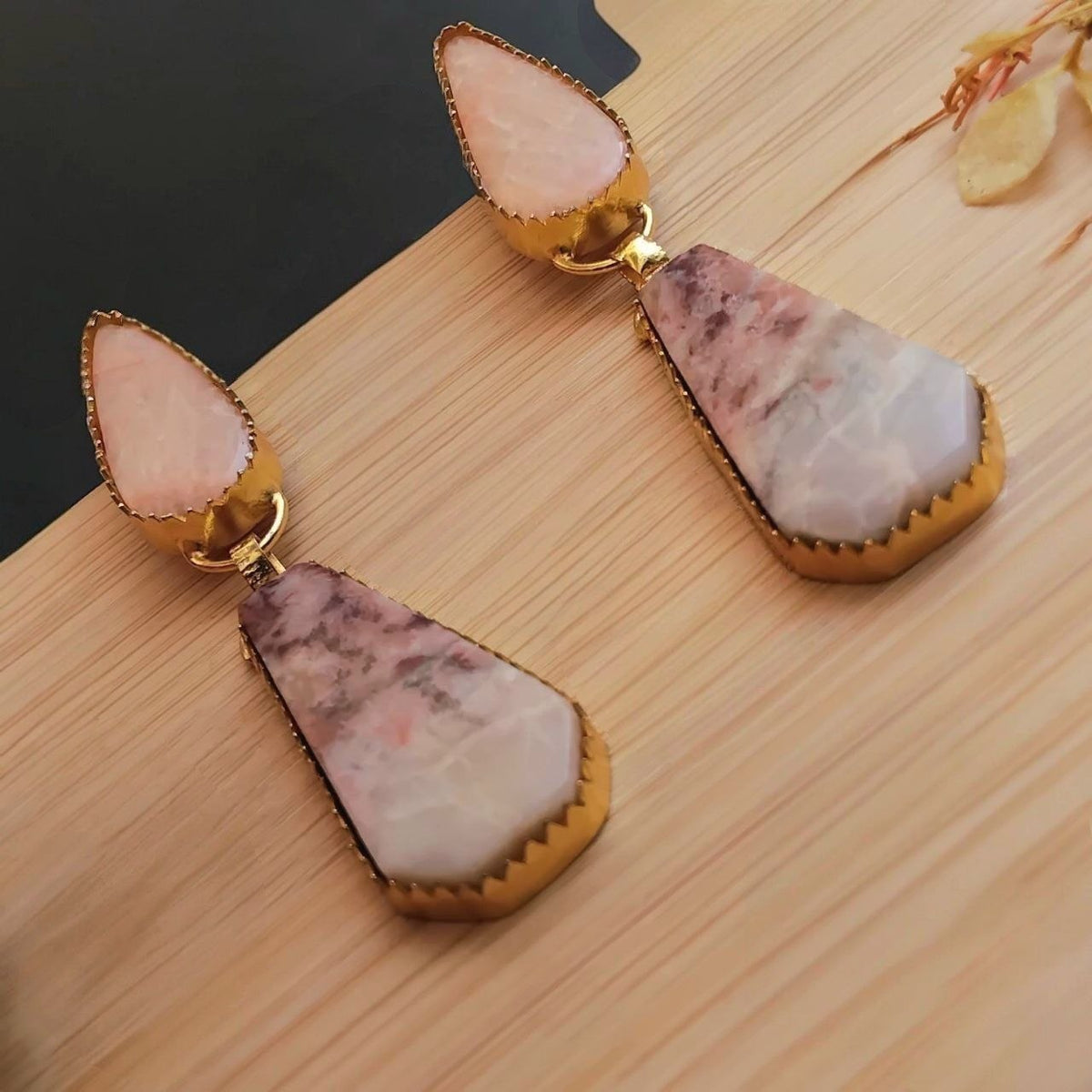 RIHANNA HANDMADE NATURAL STONE GOLD TONED DANGLERS/EARRINGS ER953