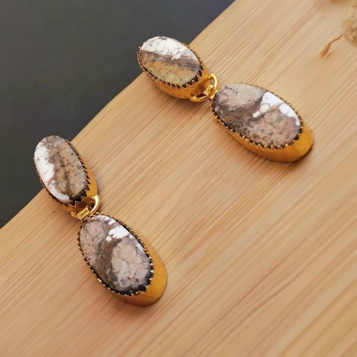 RIHANNA HANDMADE NATURAL STONE GOLD TONED DANGLERS/EARRINGS ER953
