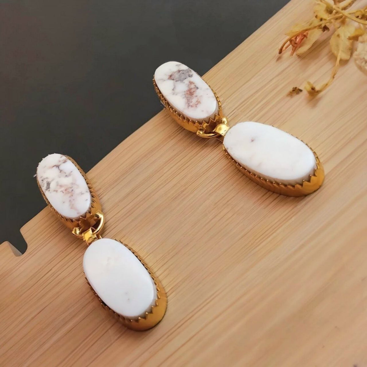 RIHANNA HANDMADE NATURAL STONE GOLD TONED DANGLERS/EARRINGS ER953