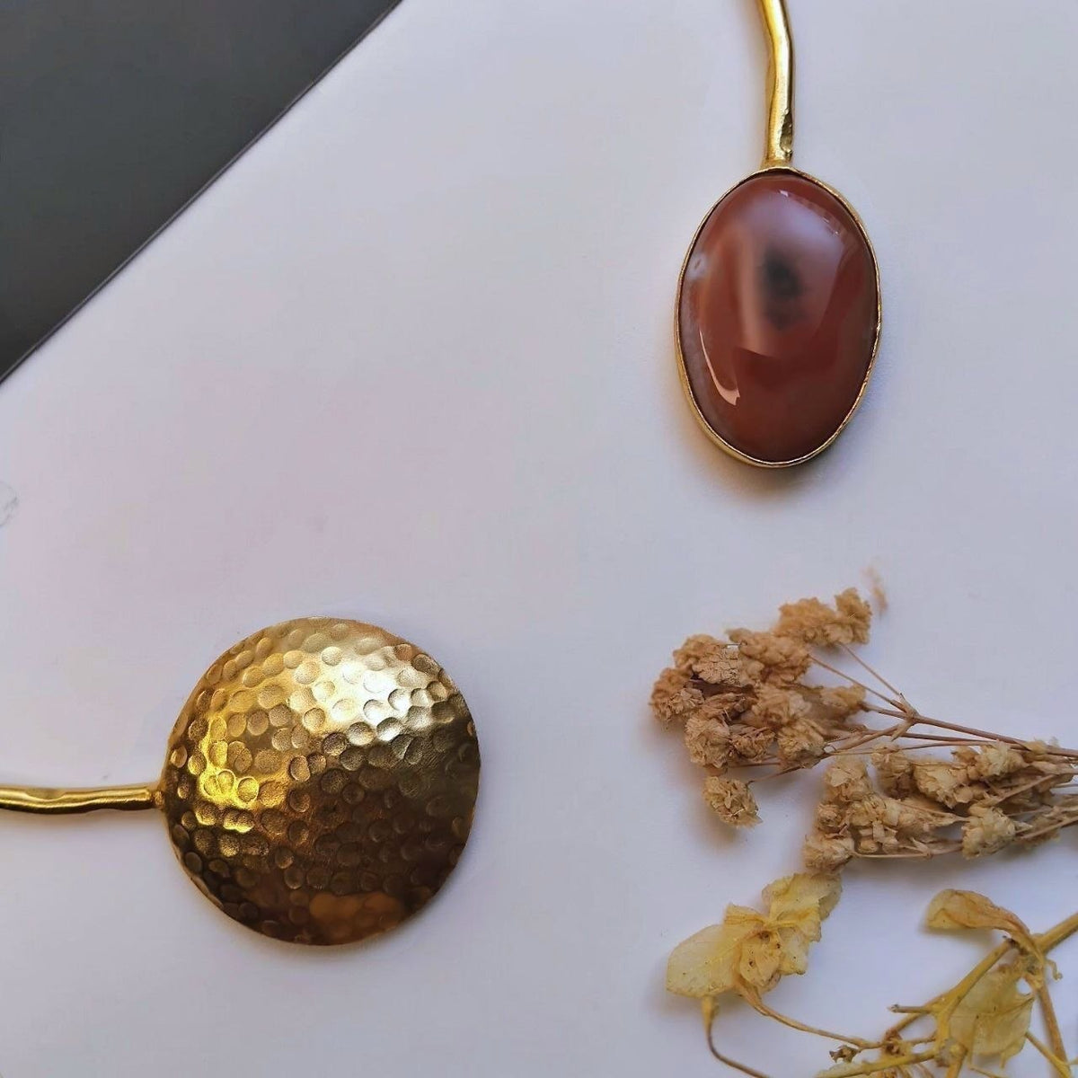 ZAYANA GOLD TONED HANDMADE SET WITH EARRINGS NECKLACE/HASLI NL374