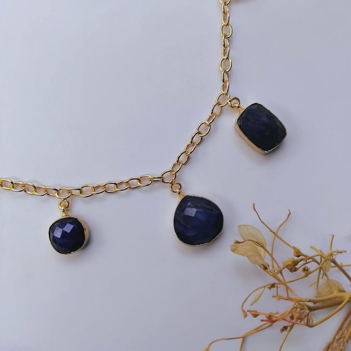 SHAKSHI HANDMADE GOLD TONED NATURAL STONE NECKPIECE OF30