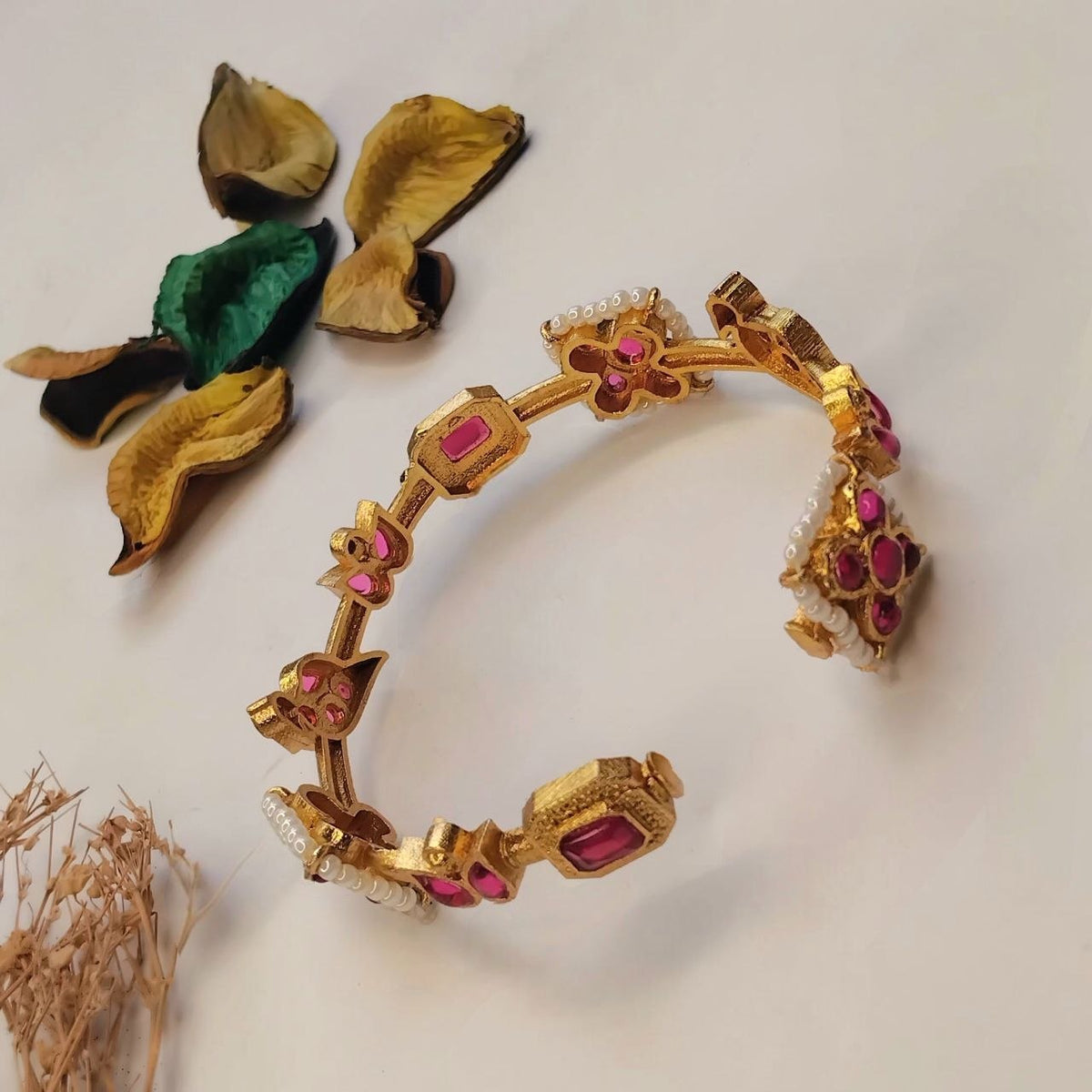 YAMINI GOLD TONED BRASS BANGLES BR214