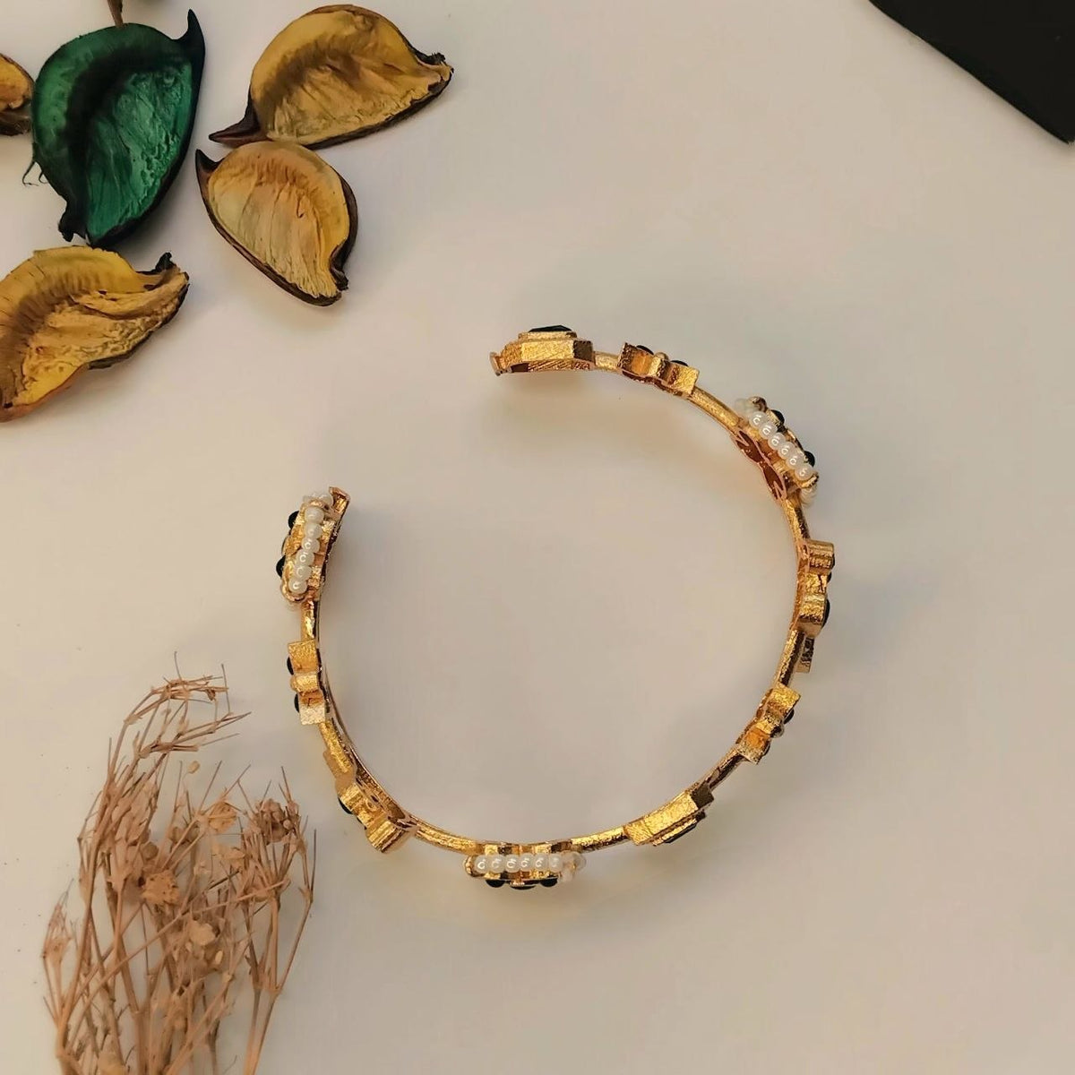YAMINI GOLD TONED BRASS BANGLES BR214