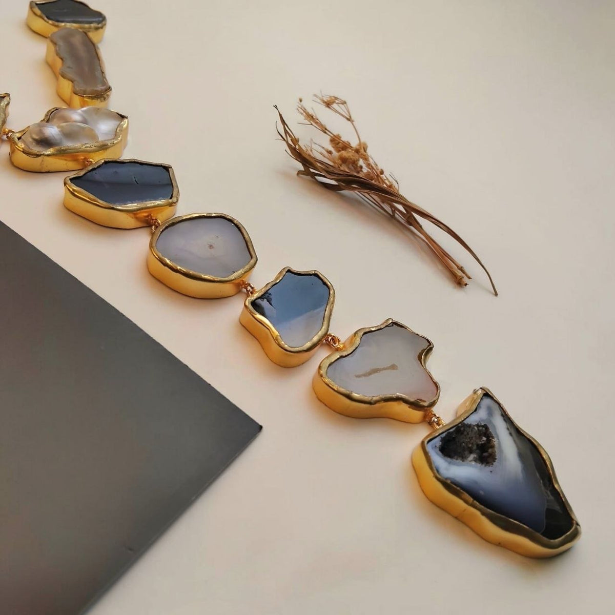 VIHANA HANDMADE NATURAL AGATE STONE TIE NECKLACE ML234